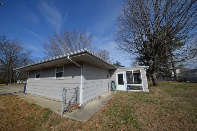 412 N 42nd Street, Mt Vernon, IL 62864