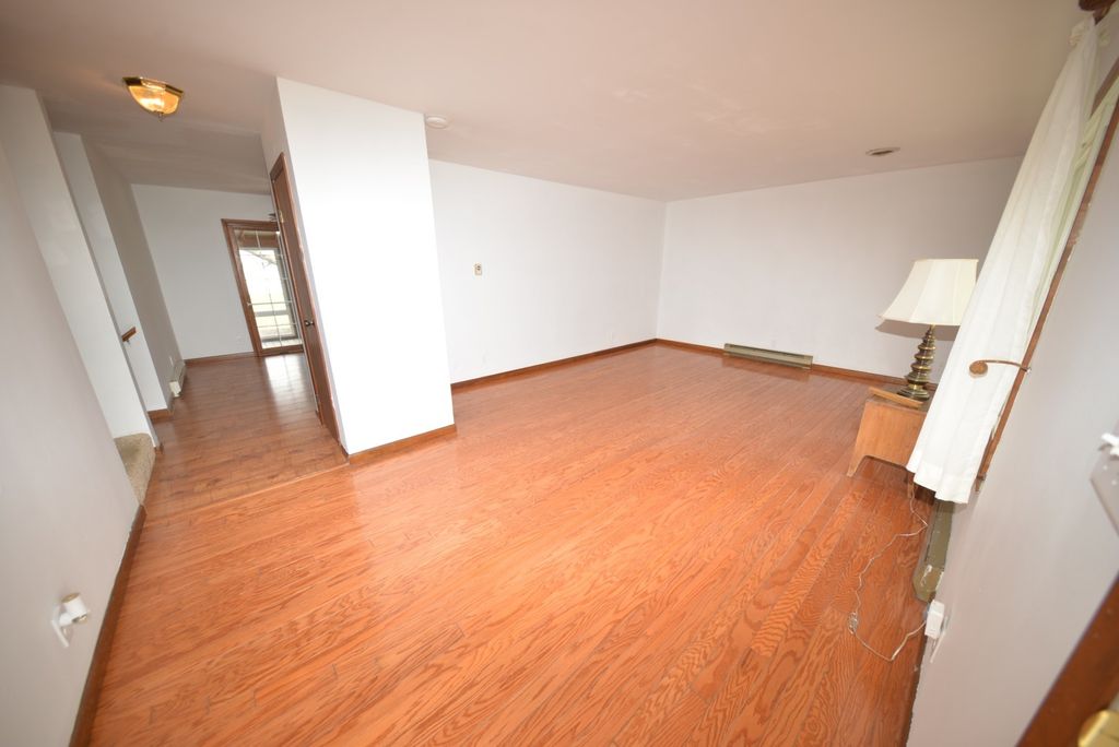 Image 12 of property listing at 412 N 42nd Street, Mt Vernon, IL 62864