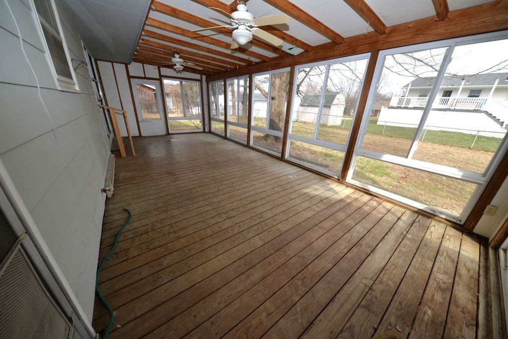 Image 15 of property listing at 412 N 42nd Street, Mt Vernon, IL 62864