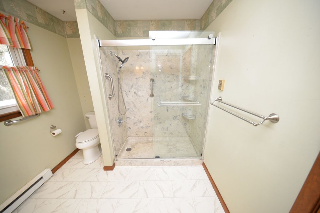 Image 28 of property listing at 412 N 42nd Street, Mt Vernon, IL 62864