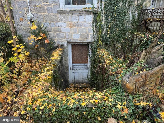 560 E BALTIMORE STREET, Greencastle, PA 17225