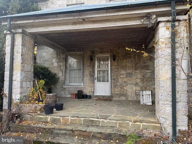 560 E BALTIMORE STREET, Greencastle, PA 17225