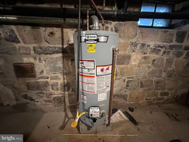 560 E BALTIMORE STREET, Greencastle, PA 17225