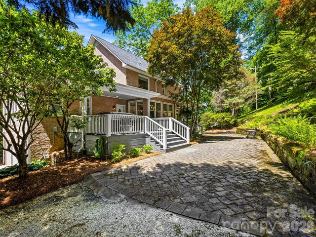 243 Poplar Lane, Pisgah Forest, NC 28712