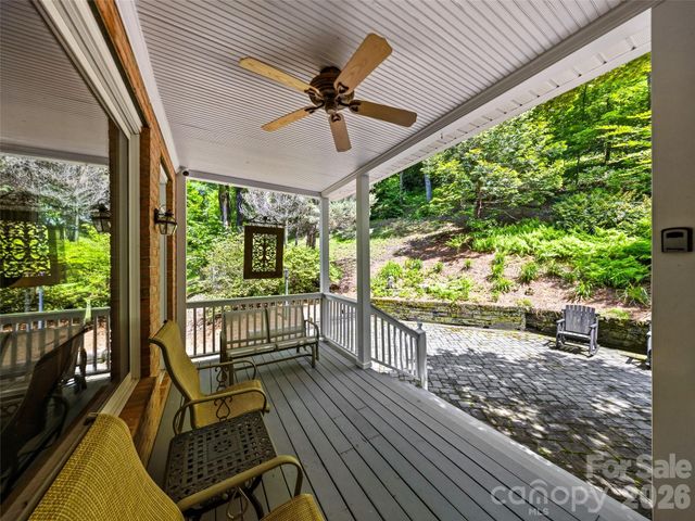 243 Poplar Lane, Pisgah Forest, NC 28712