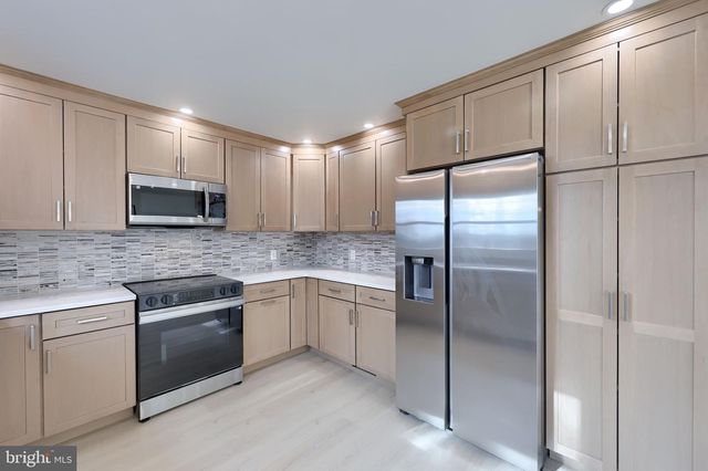 3165 PINCH RD, Manheim, PA 17545