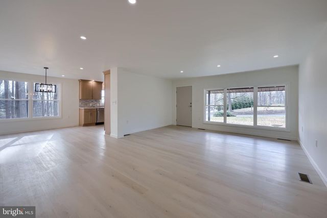 3165 PINCH RD, Manheim, PA 17545