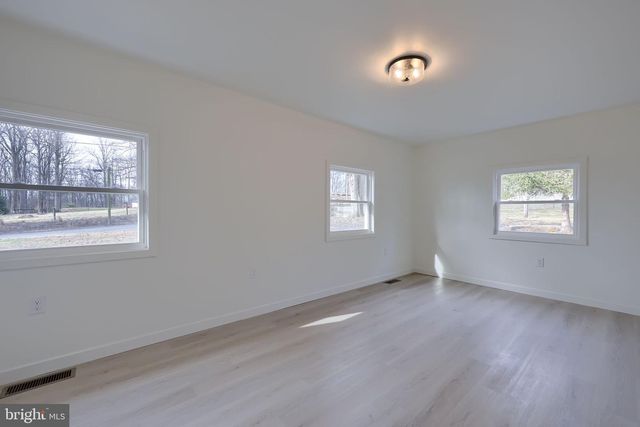 3165 PINCH RD, Manheim, PA 17545