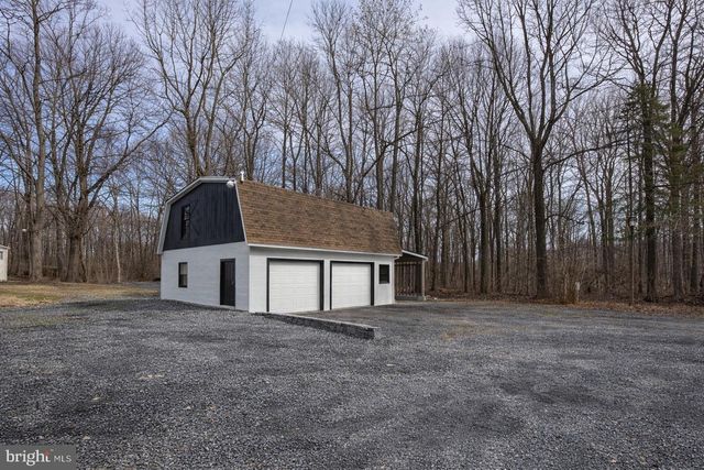 3165 PINCH RD, Manheim, PA 17545