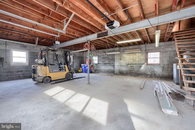 3165 PINCH RD, Manheim, PA 17545