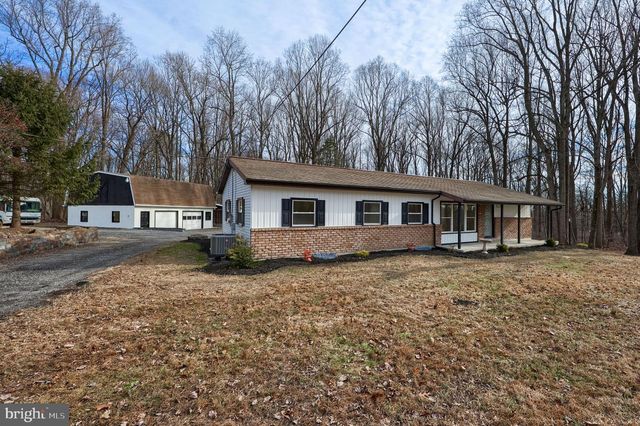 3165 PINCH RD, Manheim, PA 17545