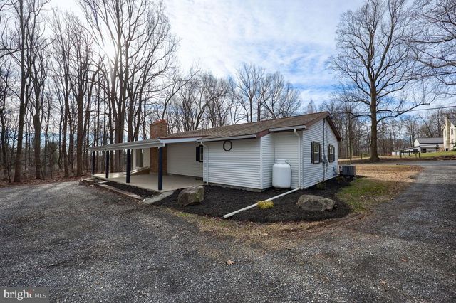 3165 PINCH RD, Manheim, PA 17545