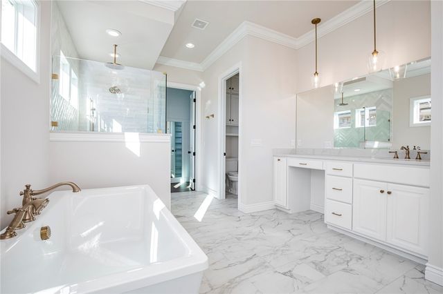 4414 S 86th Place, Bentonville, AR 72713