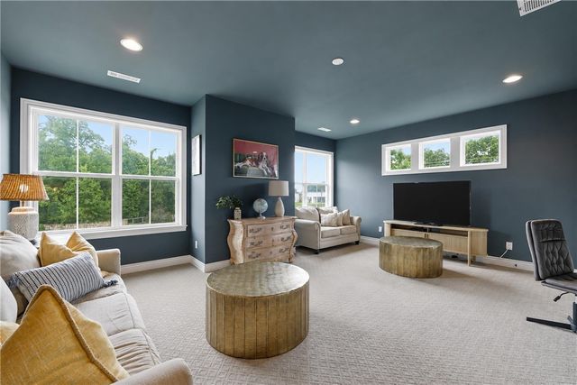 4414 S 86th Place, Bentonville, AR 72713