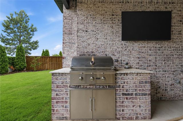 4414 S 86th Place, Bentonville, AR 72713