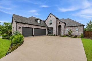 4414 S 86th Place, Bentonville, AR 72713
