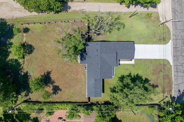 2101 S Bluff, Wichita, KS 67218