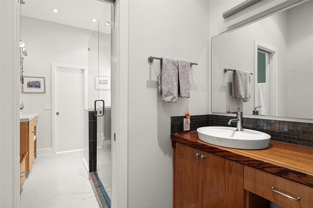 6209 Ledge Mountain DR, Austin, TX 78731