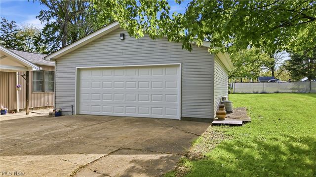 3635 Homewood Avenue, Hubbard, OH 44425