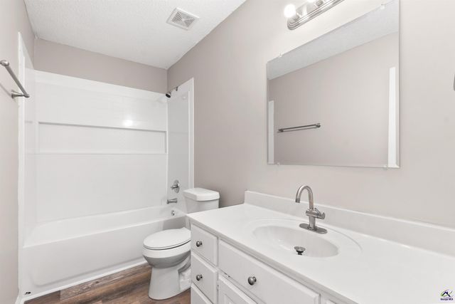 308 Peach Blossom Road, Bonaire, GA 31005