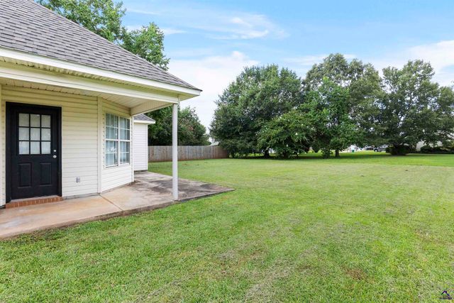 308 Peach Blossom Road, Bonaire, GA 31005