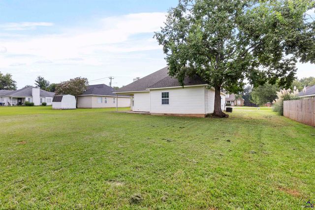 308 Peach Blossom Road, Bonaire, GA 31005