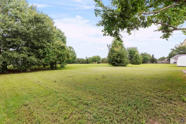 308 Peach Blossom Road, Bonaire, GA 31005