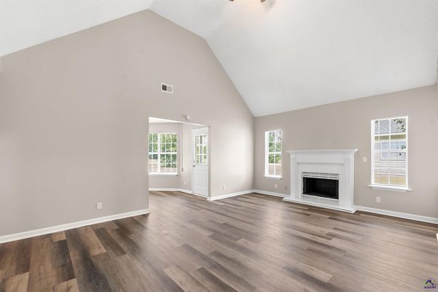 308 Peach Blossom Road, Bonaire, GA 31005