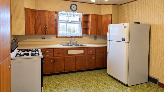 440 E 27TH Street, Erie, PA 16504