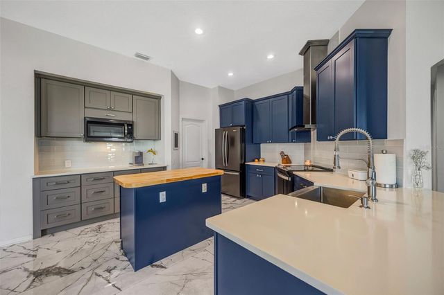 22239 YACHTCLUB TERRACE, Land O Lakes, FL 34639