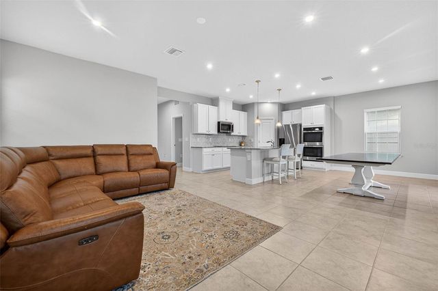 4623 PIPPIN LANE, Bradenton, FL 34211