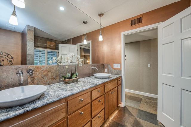 2649 Heritage Avenue, Clovis, CA 93619