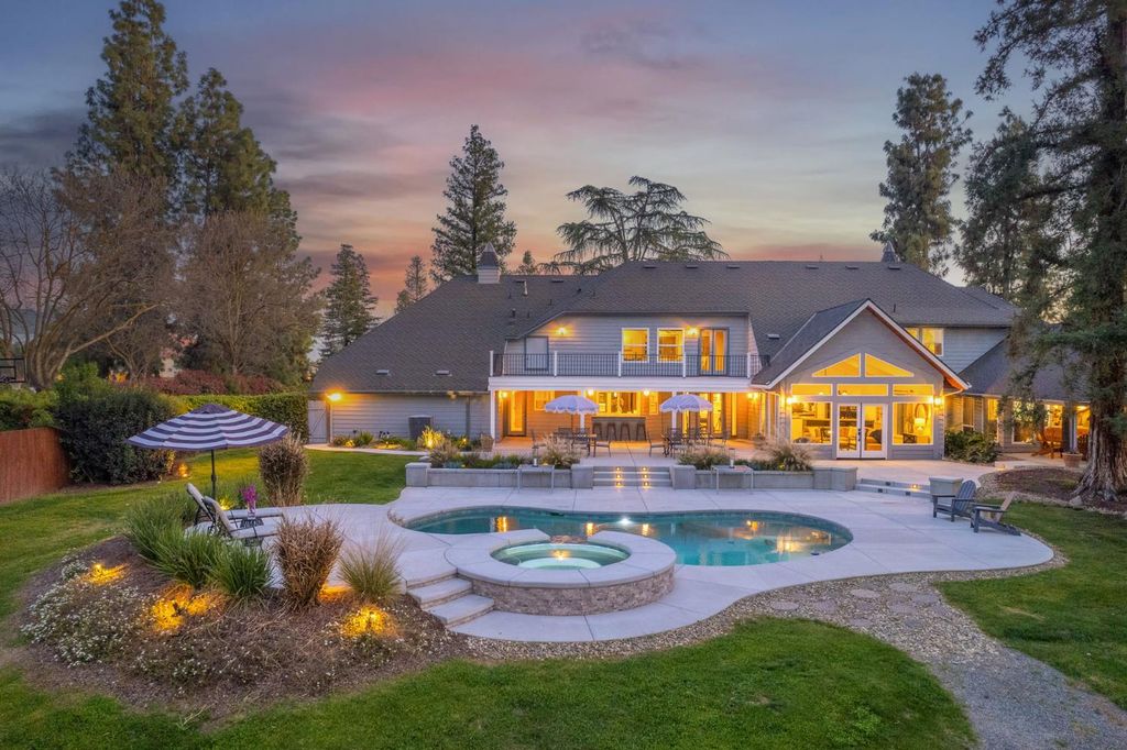 Image 1 of property listing at 2649 Heritage Avenue, Clovis, CA 93619