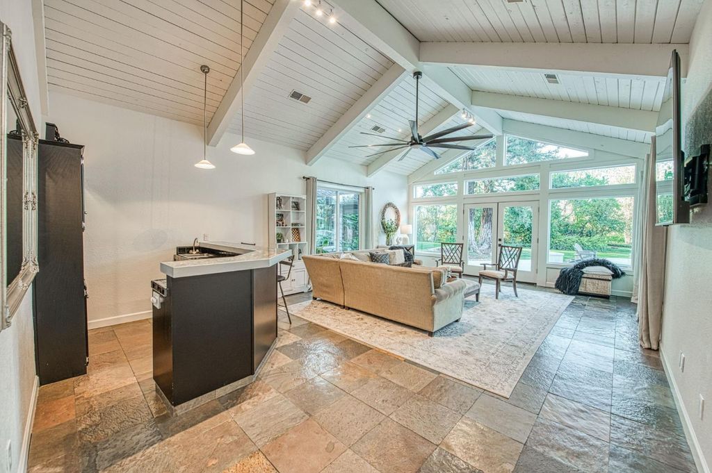 Image 18 of property listing at 2649 Heritage Avenue, Clovis, CA 93619