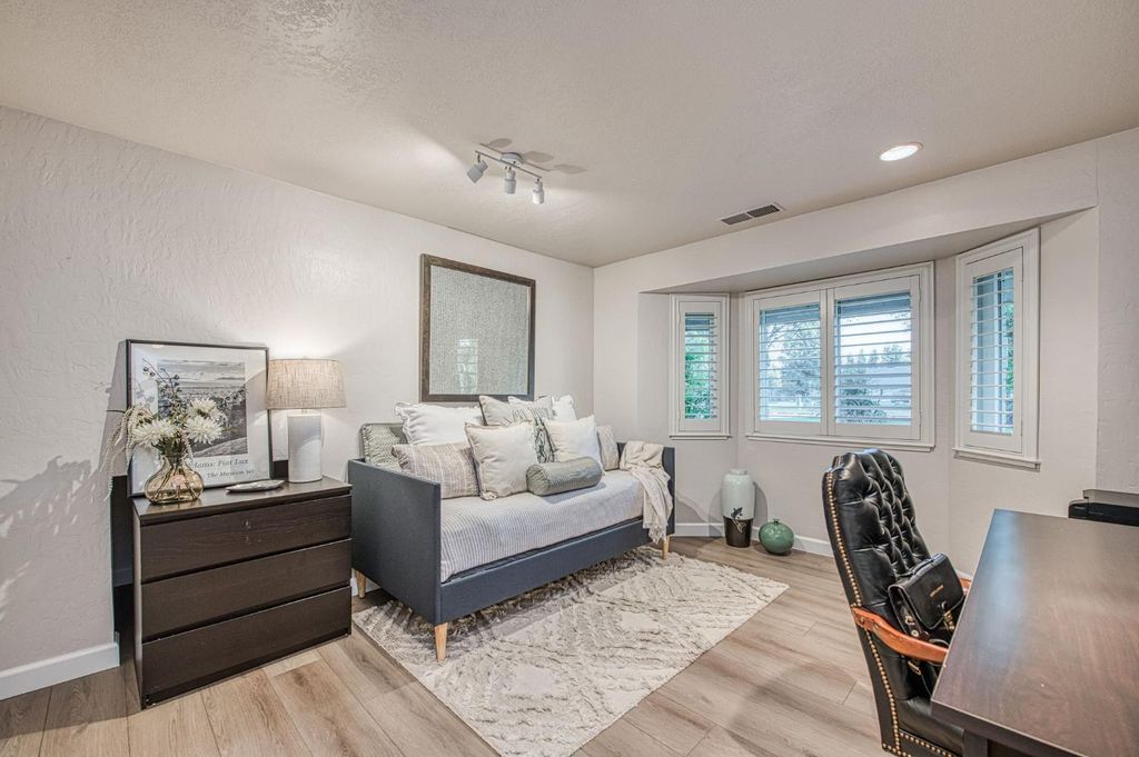 Image 43 of property listing at 2649 Heritage Avenue, Clovis, CA 93619