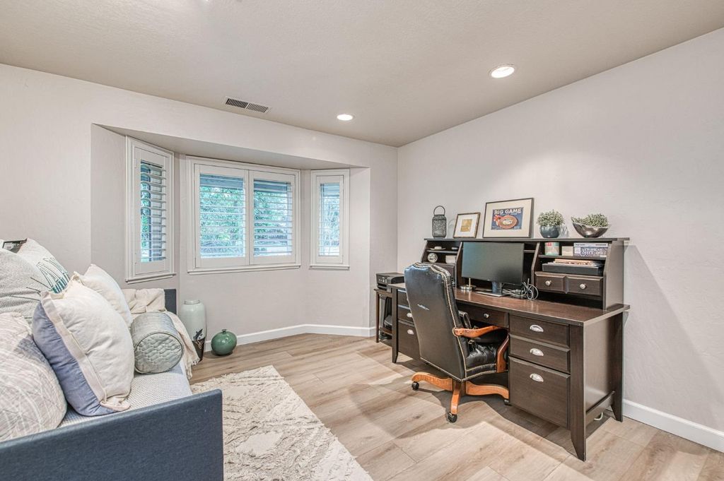 Image 44 of property listing at 2649 Heritage Avenue, Clovis, CA 93619