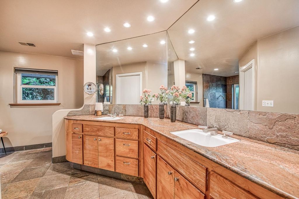 Image 61 of property listing at 2649 Heritage Avenue, Clovis, CA 93619