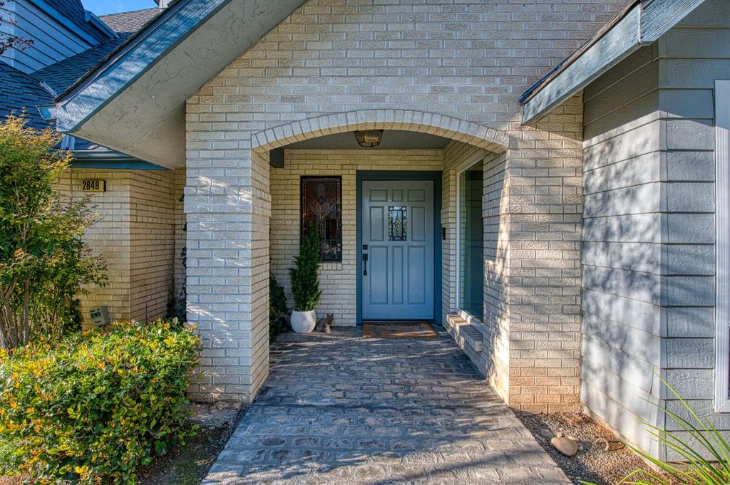 Image 7 of property listing at 2649 Heritage Avenue, Clovis, CA 93619