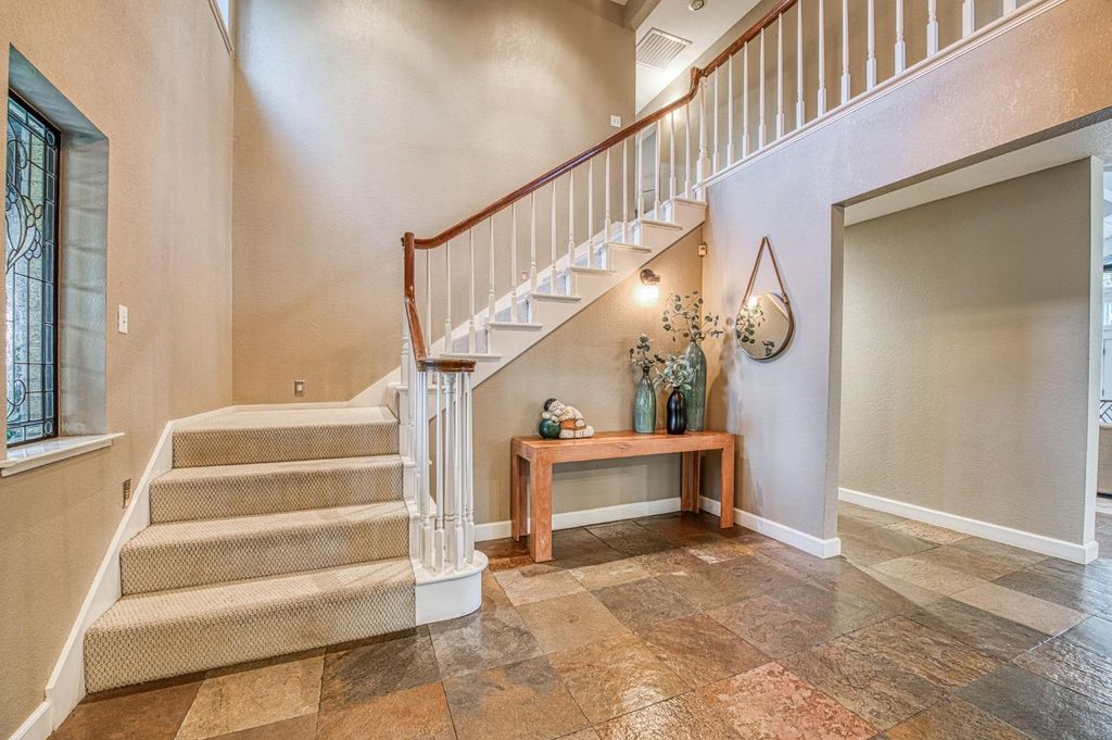 Image 9 of property listing at 2649 Heritage Avenue, Clovis, CA 93619