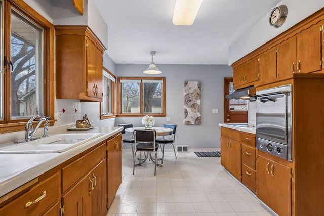 4932 32nd Avenue S, Minneapolis, MN 55417