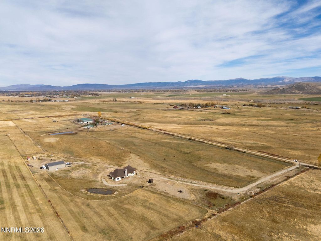 Image 10 of property listing at 346 Westside Lane, Gardnerville, NV 89460
