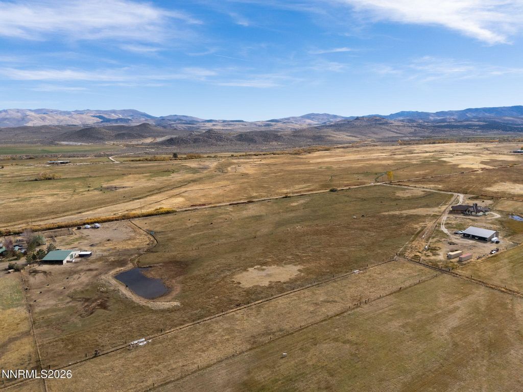 Image 7 of property listing at 346 Westside Lane, Gardnerville, NV 89460