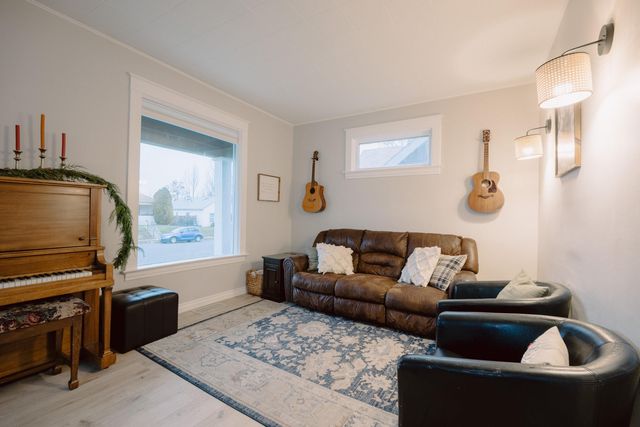 2012 W Augusta Ave, Spokane, WA 99205