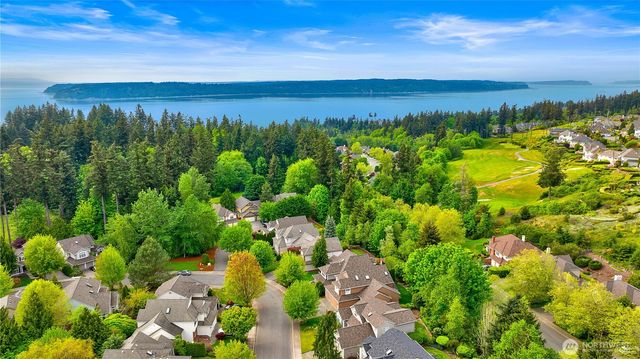 6041 Championship Circle, Mukilteo, WA 98275