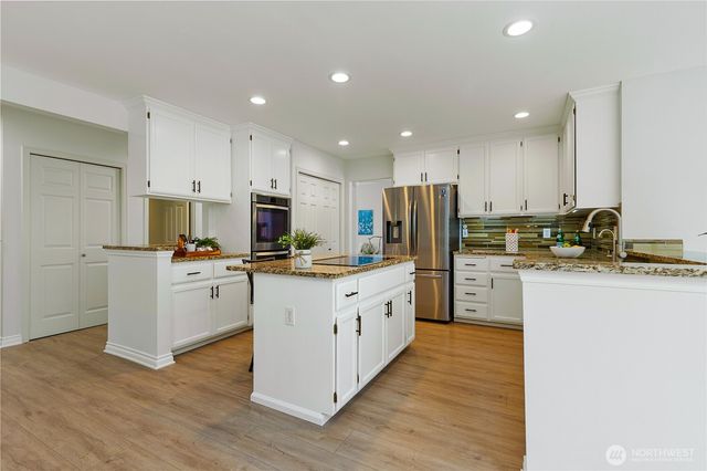 6041 Championship Circle, Mukilteo, WA 98275