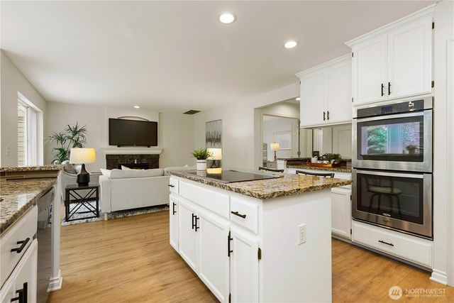 6041 Championship Circle, Mukilteo, WA 98275