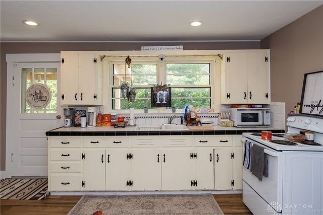 57 Apple Drive, Farmersville, OH 45325