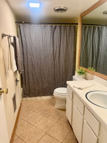 4424 Euclid Avenue 1D, Rolling Meadows, IL 60008