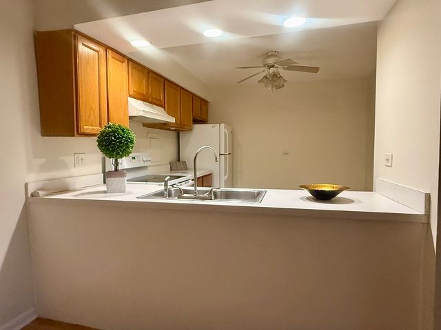 4424 Euclid Avenue 1D, Rolling Meadows, IL 60008