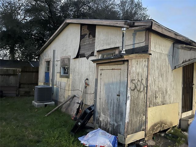 7011 Brownsville Street, Houston, TX 77020